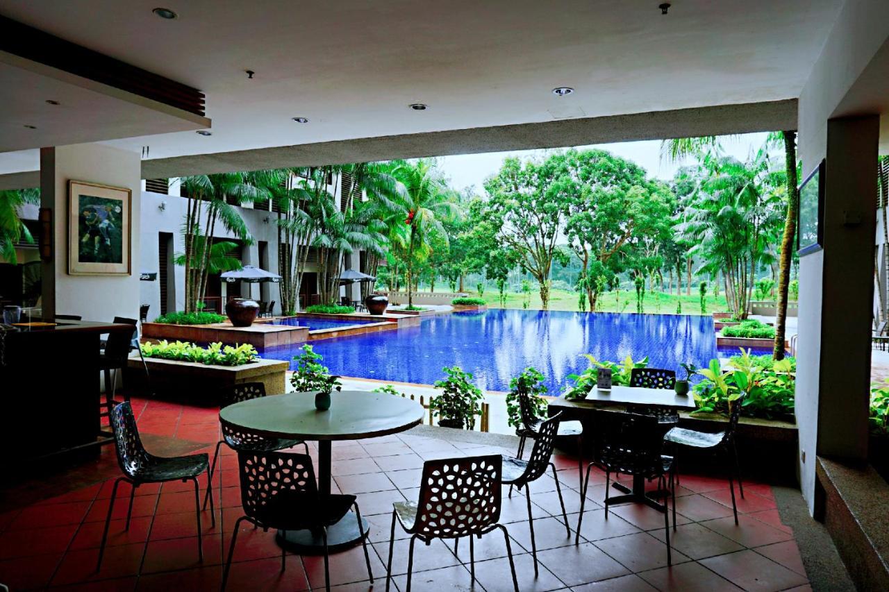 【Amazing】Pool View 2Br Suite @ Pulai Springs Resort Skudai Ngoại thất bức ảnh